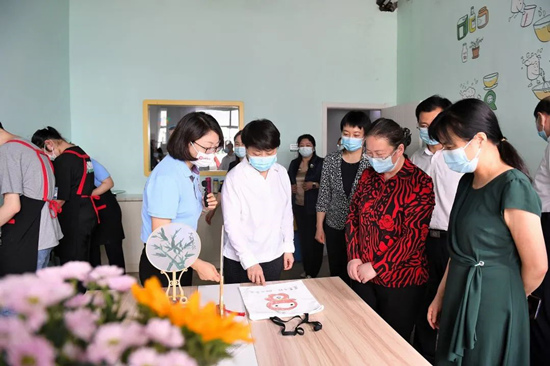 084802-112863.jpg 082113-758865.jpg