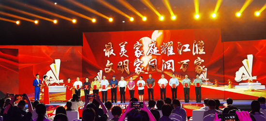 094827-702881.jpg 9803e5b4-8716-4ba5-b714-4194297f1a53.jpg