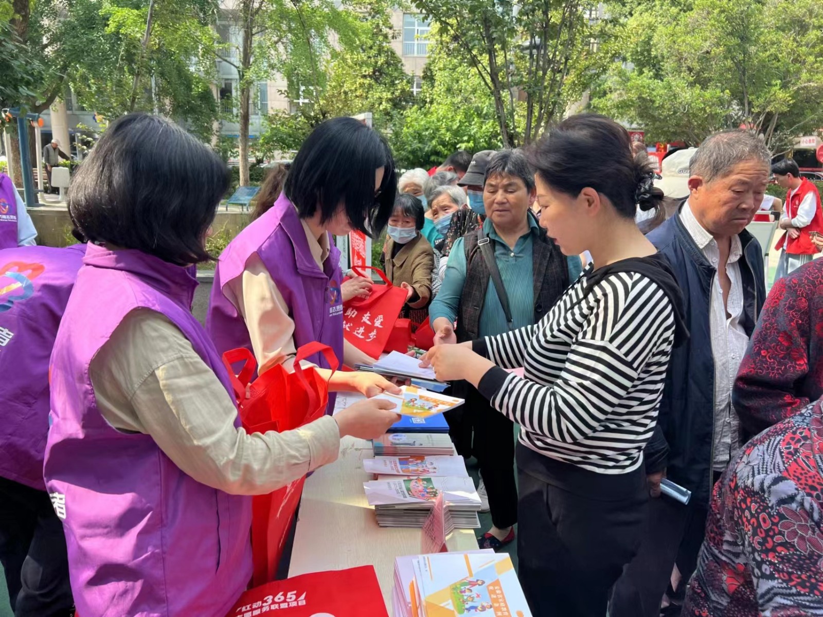 092805-546073.jpg webwxgetmsgimg.jpg