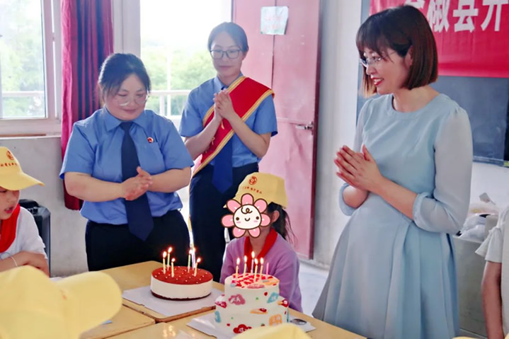 090741-992743.jpg 3.jpg