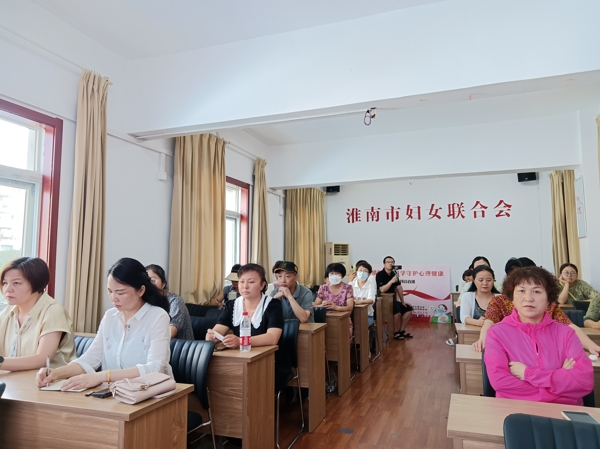 205019-253285.jpg 家長聽課_愛奇藝.jpg