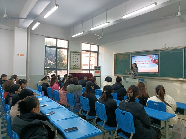 100354-541770.jpg 講座現(xiàn)場_愛奇藝.jpg