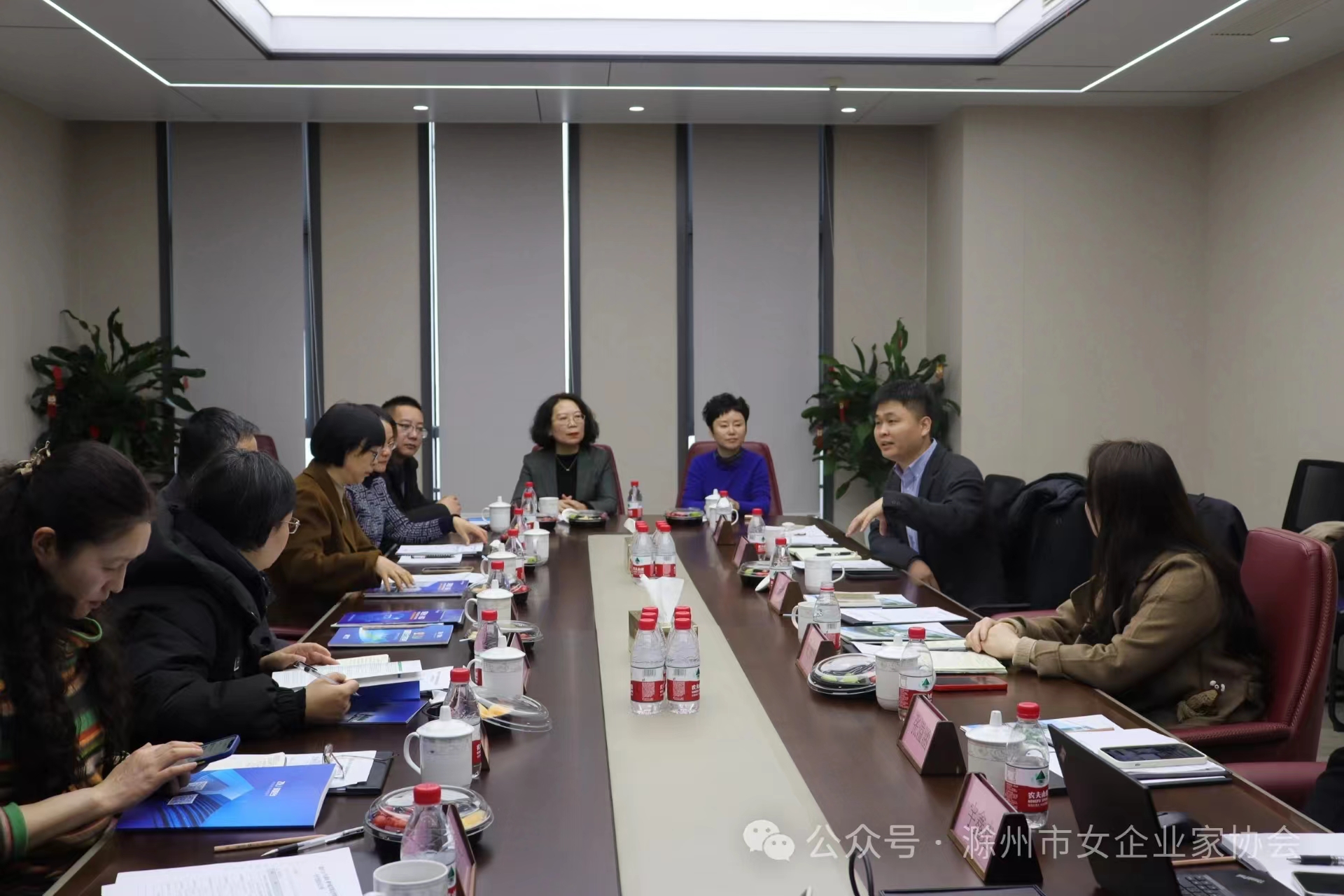 110229-770139.jpg 1.jpg