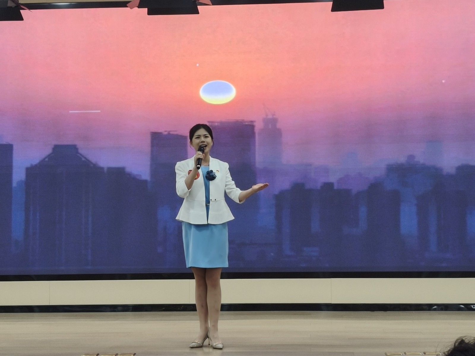 145017-113272.jpg 145017-113272.jpg