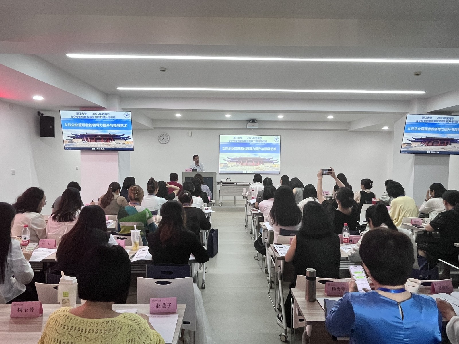 155330-887358.jpg 155330-887358.jpg