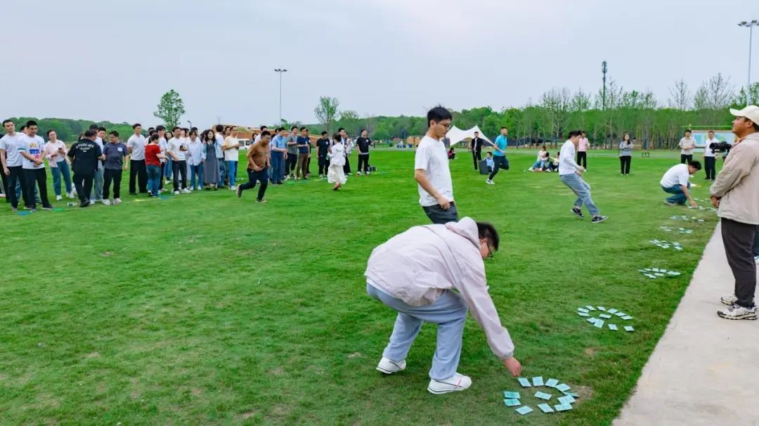 114457-108801.jpg 114457-108801.jpg