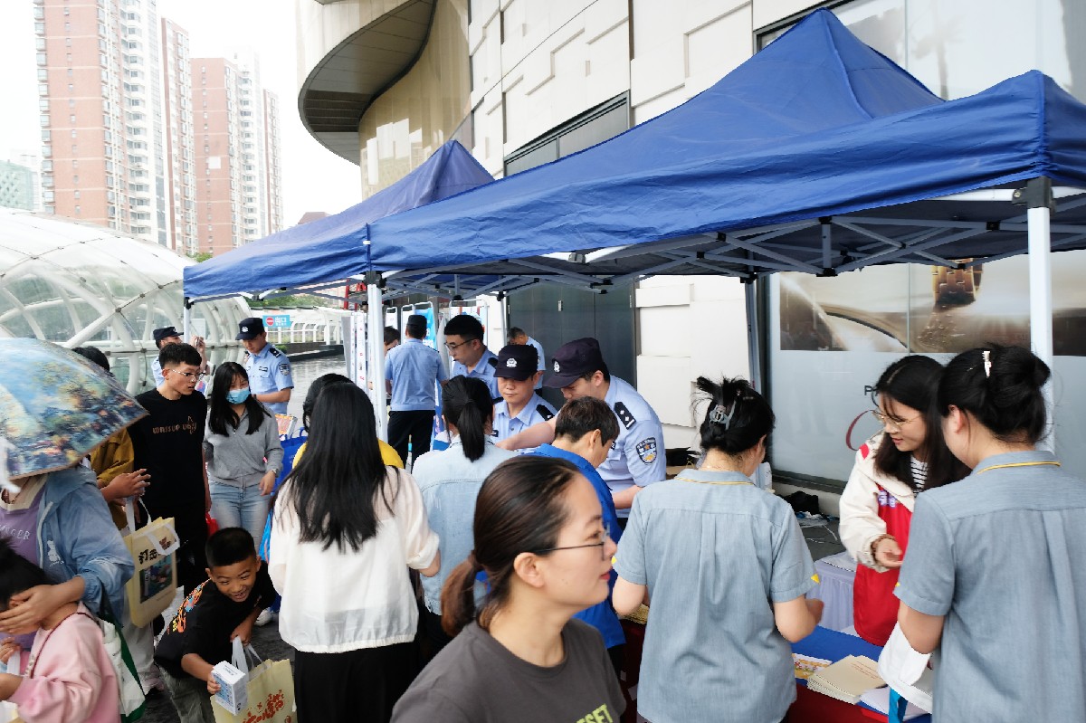 110137-592633.jpg 110137-592633.jpg