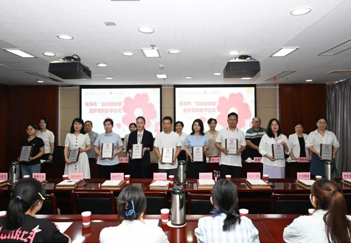 233634-433592.jpg 2.jpg