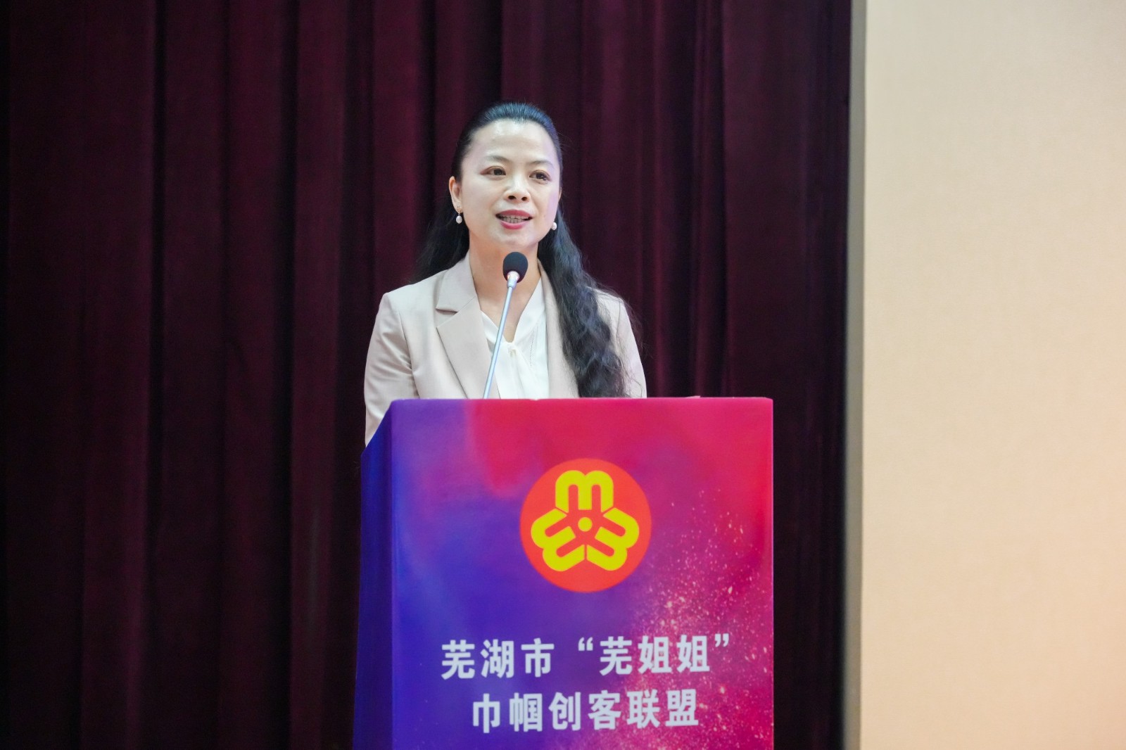 100921-885142.jpg 100921-885142.jpg