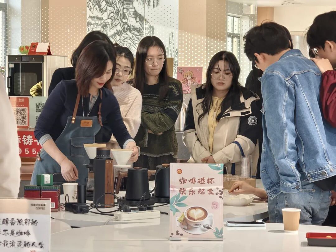 111200-740109.jpg 111200-740109.jpg